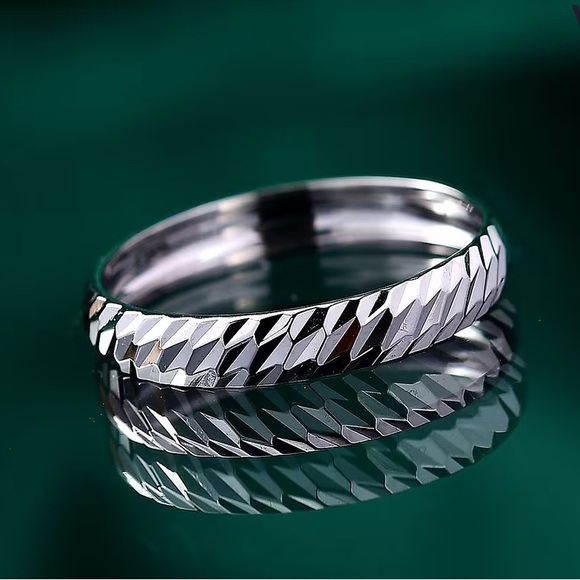 Jewelry - 👀 NWB Genuine 950 PLATINUM Band Ring. 1.85 Grams. A Forever Piece. Grab it Now!